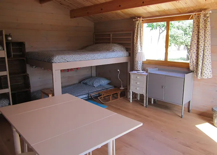 La Grange De Campaulise - Camping A La Ferme - Hebergements - Mont Ventoux